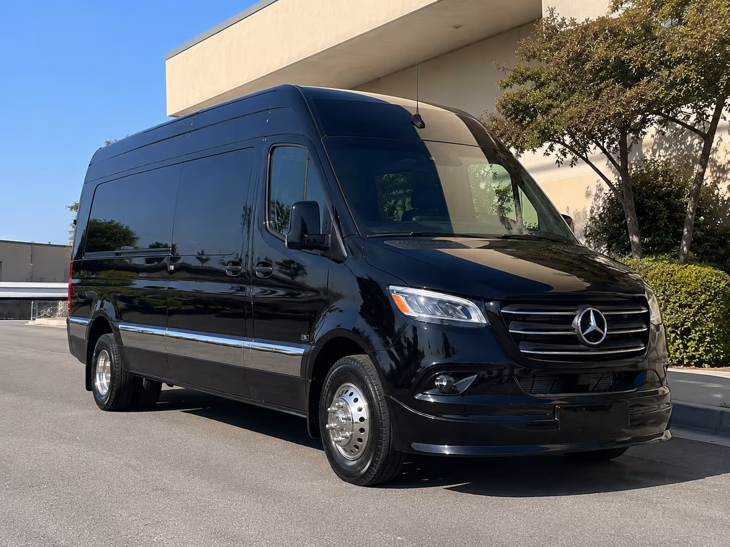 Savannah Corporate Transportation party bus exterior